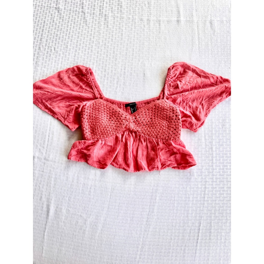 Forever 21 Boho Crochet Puff Sleeve Crop Top Coral‎ Pink Medium Smocked Peplum